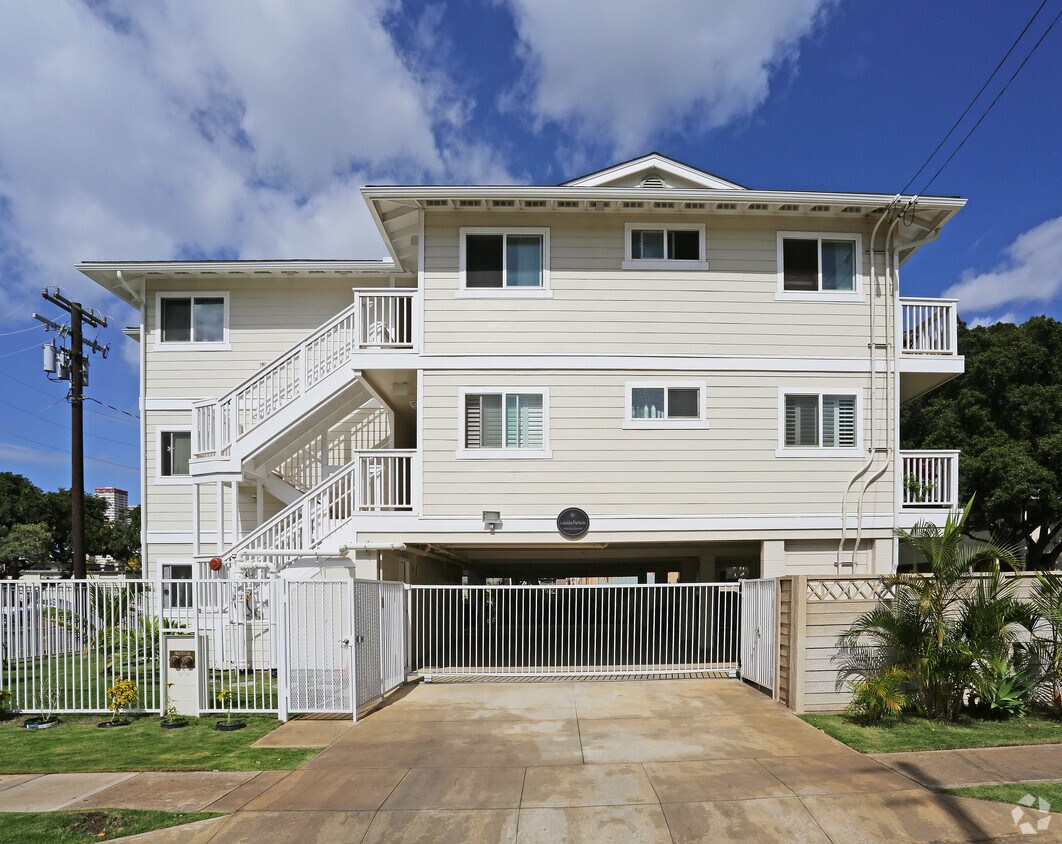 Building Photo - 2738 Leialoha Ave