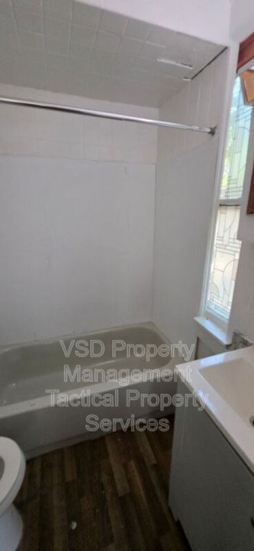 Foto del edificio - 1583 E 84th St