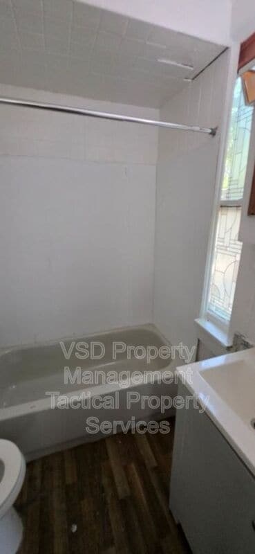 Building Photo - 1583 E 84th St
