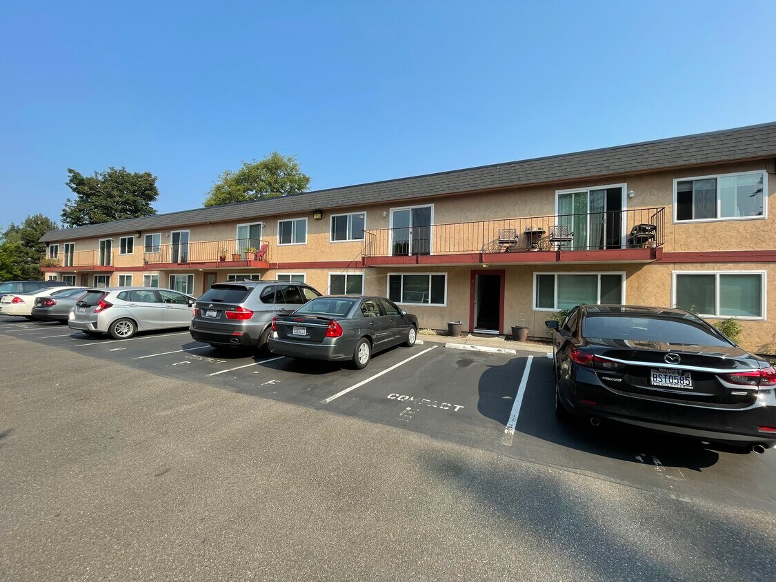 Foto principal - 23030 76th Ave W
