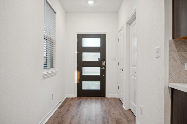 Foto del edificio - 311 Papaya Dr