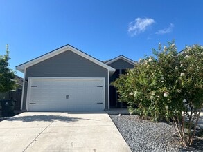 Building Photo - 623 Ashers Pl