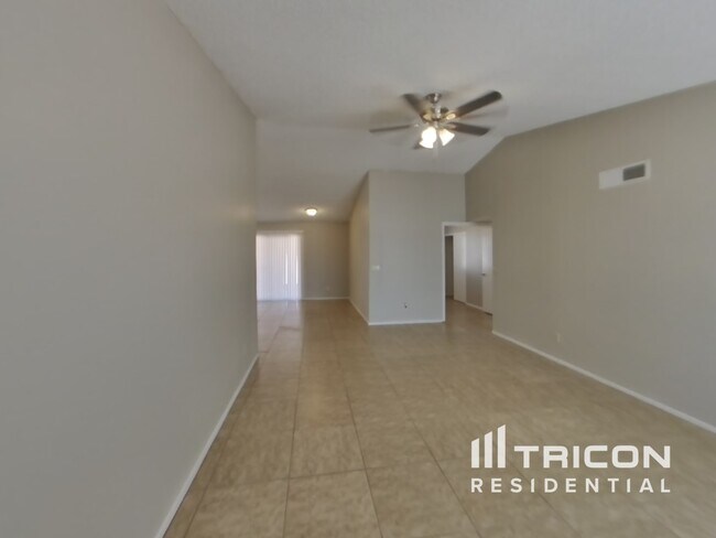 Foto del edificio - 8519 N 55th Ave