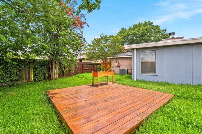 Building Photo - 6009 Leafwood Cir