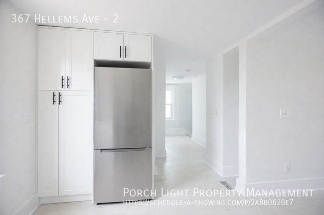 Building Photo - Beautiful and Spacious 1 Bedroom with Parking and Private Laundry