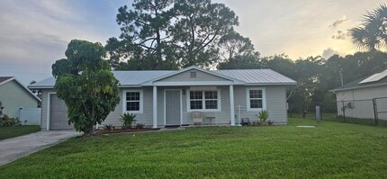 Building Photo - 1162 SE Floresta Dr