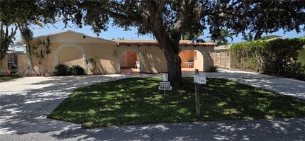 Building Photo - 2359 N Wallen Dr