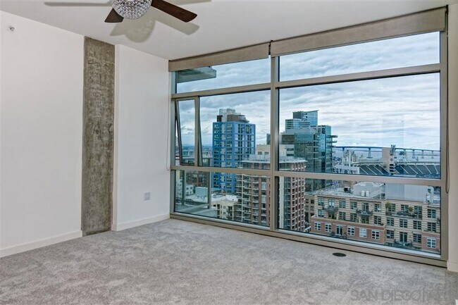 Foto del edificio - 800 The Mark Ln