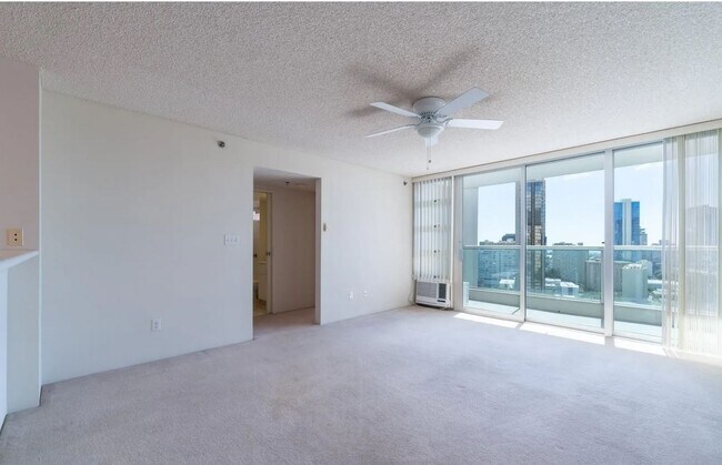 Foto del edificio - 1450 Young St