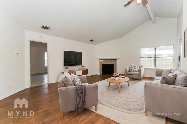 Building Photo - 1107 Peach Tree Cove