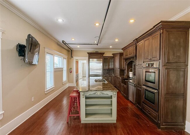 Building Photo - 1120 NW 51st St