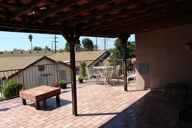 Building Photo - 6119 Greenwood Ave