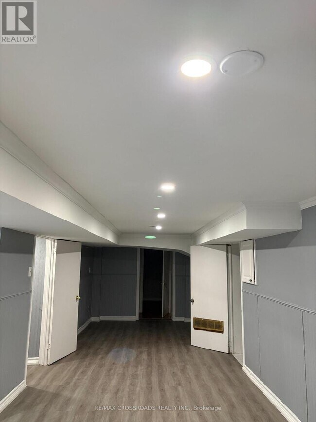 Photo du bâtiment - 466 Brimley Rd