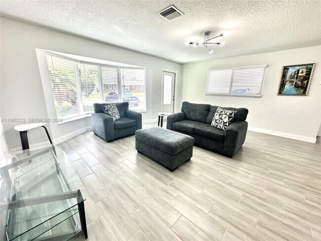 Foto del edificio - 3511 Quentin Ave