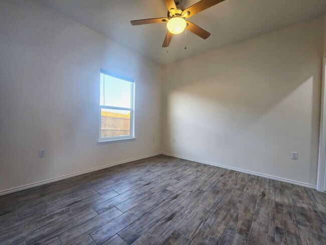 Foto del edificio - 2328 Summit Rd