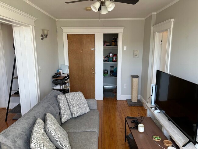 Foto del edificio - 15 Farrington Ave