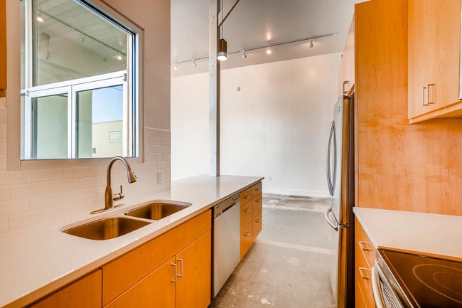 Building Photo - Blue Star Arts Complex