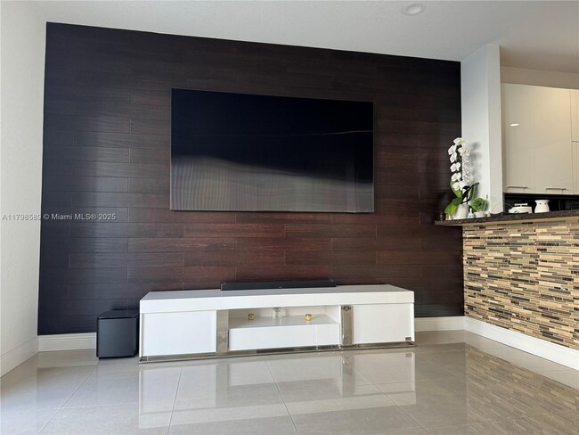 Foto del edificio - 8162 NW 114th Pl