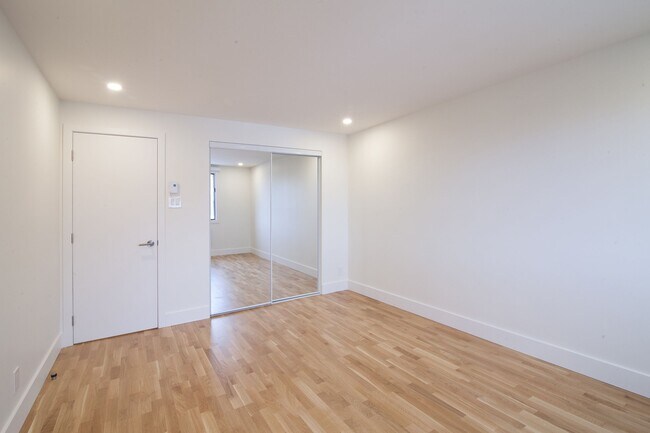 Building Photo - 1550 Avenue Filion