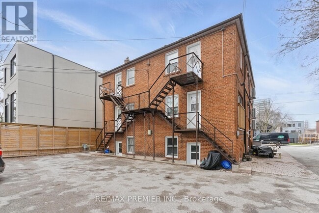 Building Photo - 9 Bracebridge Ave