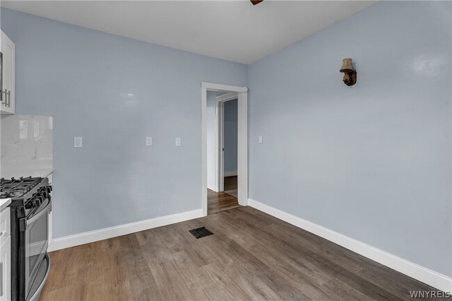 Building Photo - 212 Lockwood Ave
