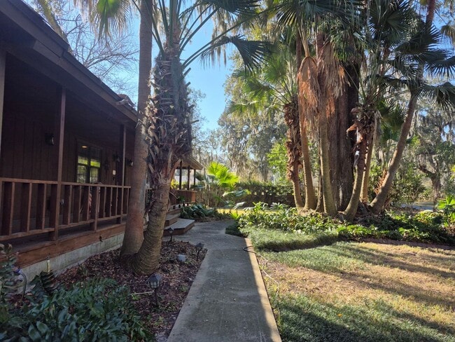 Foto del edificio - Cabin living in the suburbs