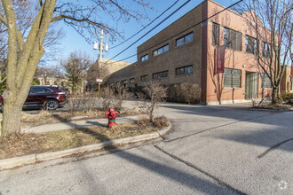Building Photo - 537 Custer Ave