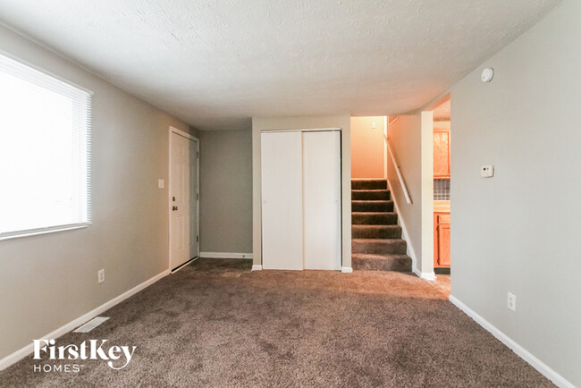 Building Photo - 5707 Hacienda Ct