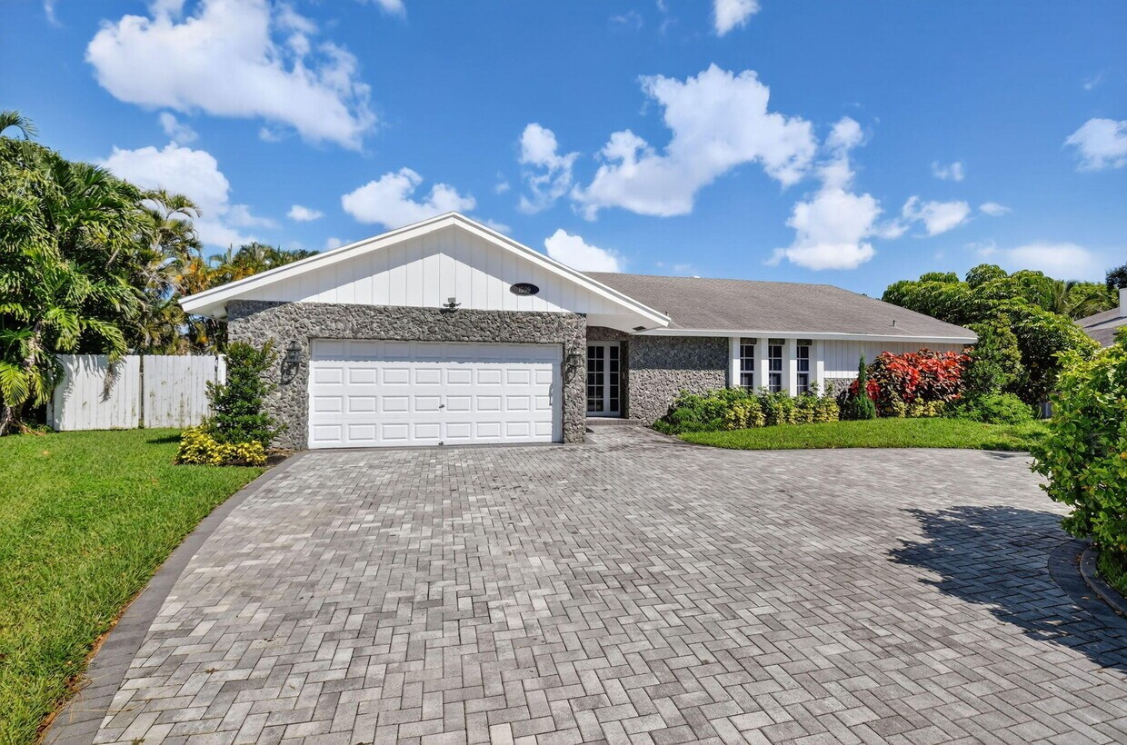 Foto principal - 1599 NW 14th Ave