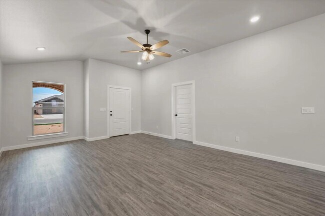 Foto del edificio - 5548 Auburn St