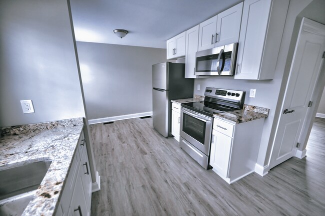 Building Photo - Townhomes on Englewood