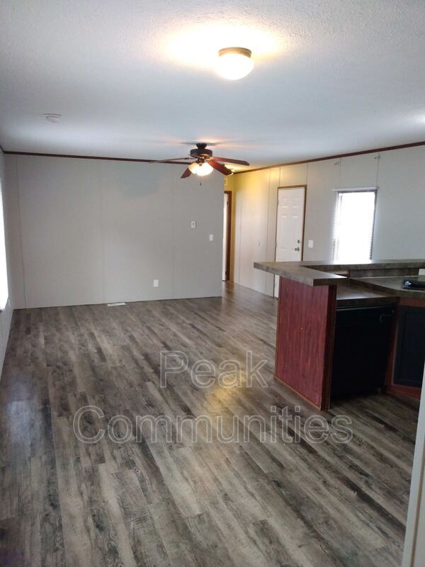 Building Photo - 177 Peach St