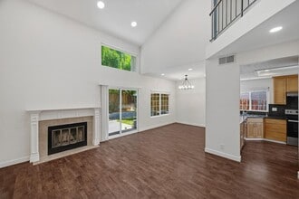 Building Photo - 1286 Crestpoint Dr