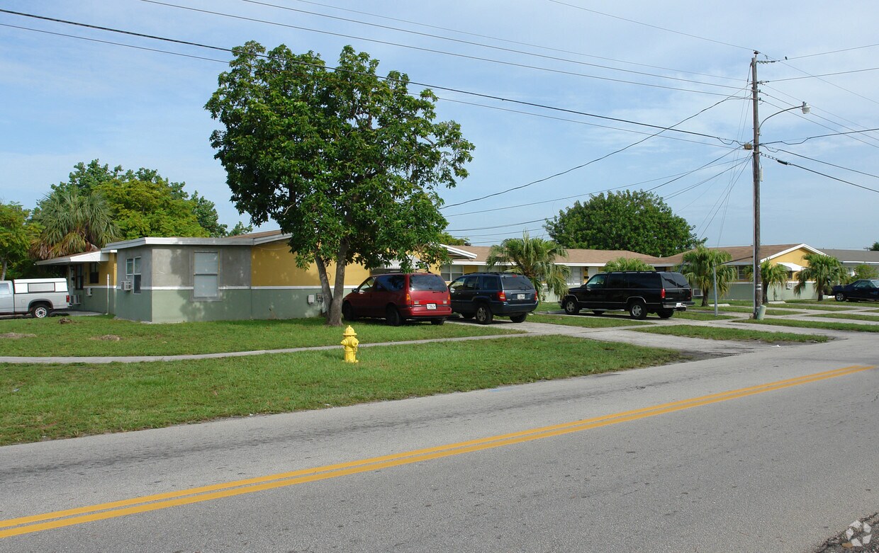 Building Photo - 1501 NW 60th Ave