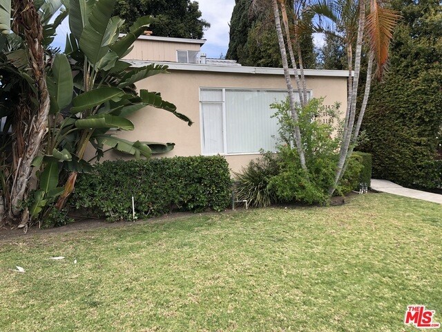 Building Photo - 1149 S Swall Dr