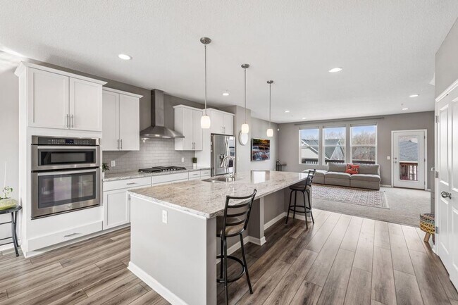 Foto del edificio - Spacious 3bed 3bath Townhome in Chaska!