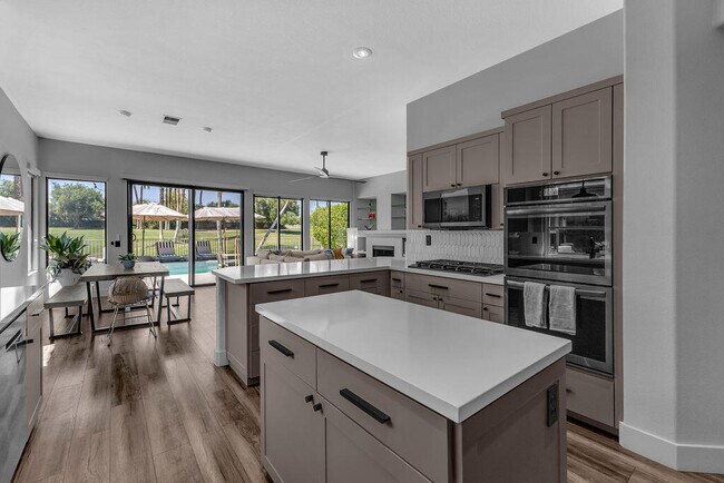 Building Photo - 93 N Kavenish Dr
