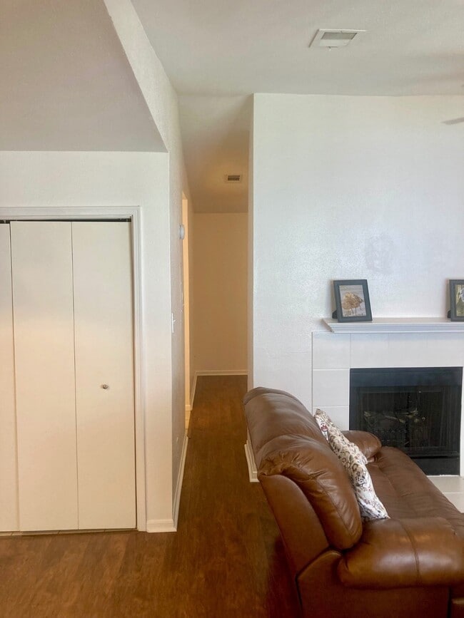 Foto del edificio - 3506 Cove View Cir