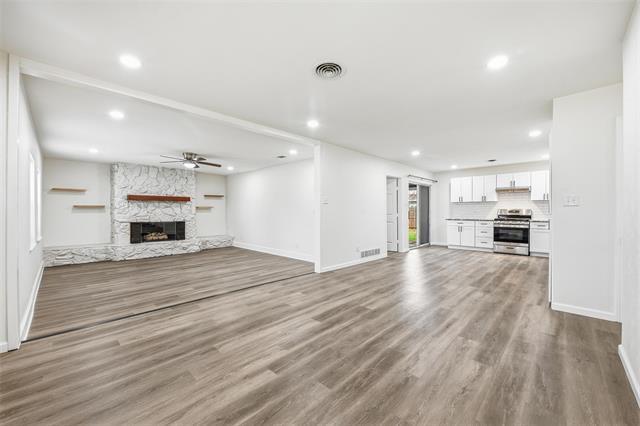 Building Photo - 700 W Cedar St