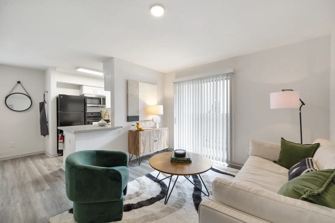 Foto principal - 2800 Ashford Trail Dr