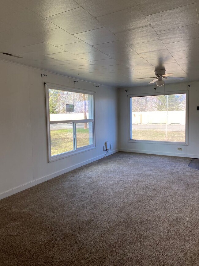 Foto del edificio - 1008 Lake Ave