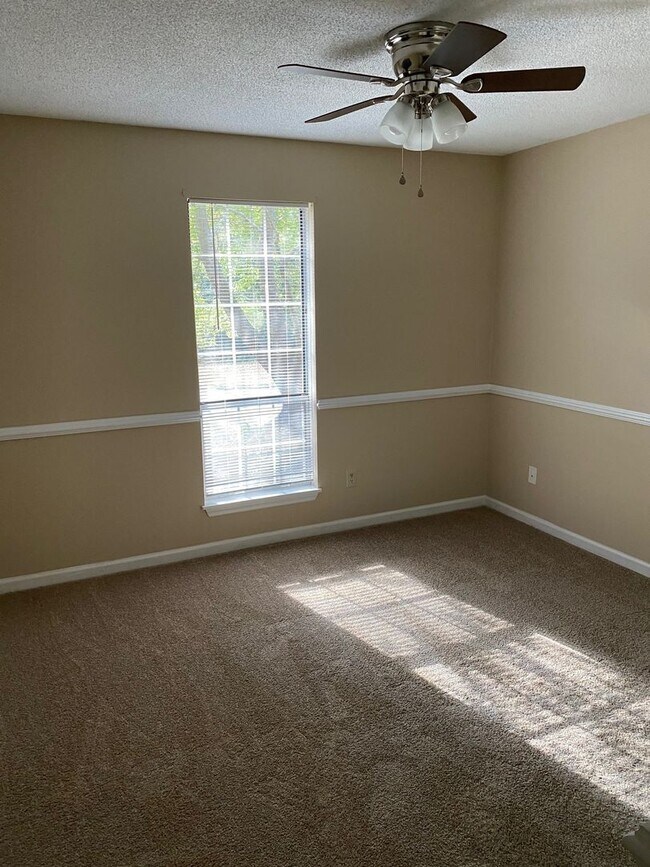 Building Photo - Beautiful home in the heart of Martinez