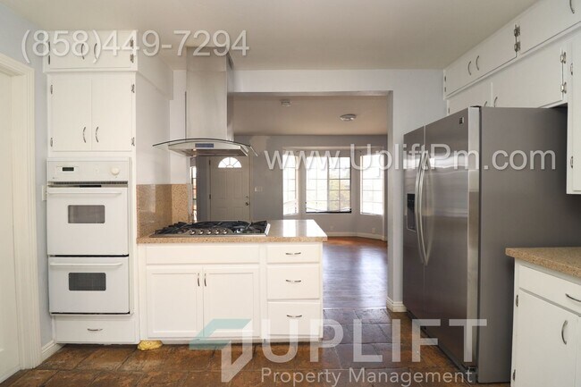Building Photo - Casita Way (4025)