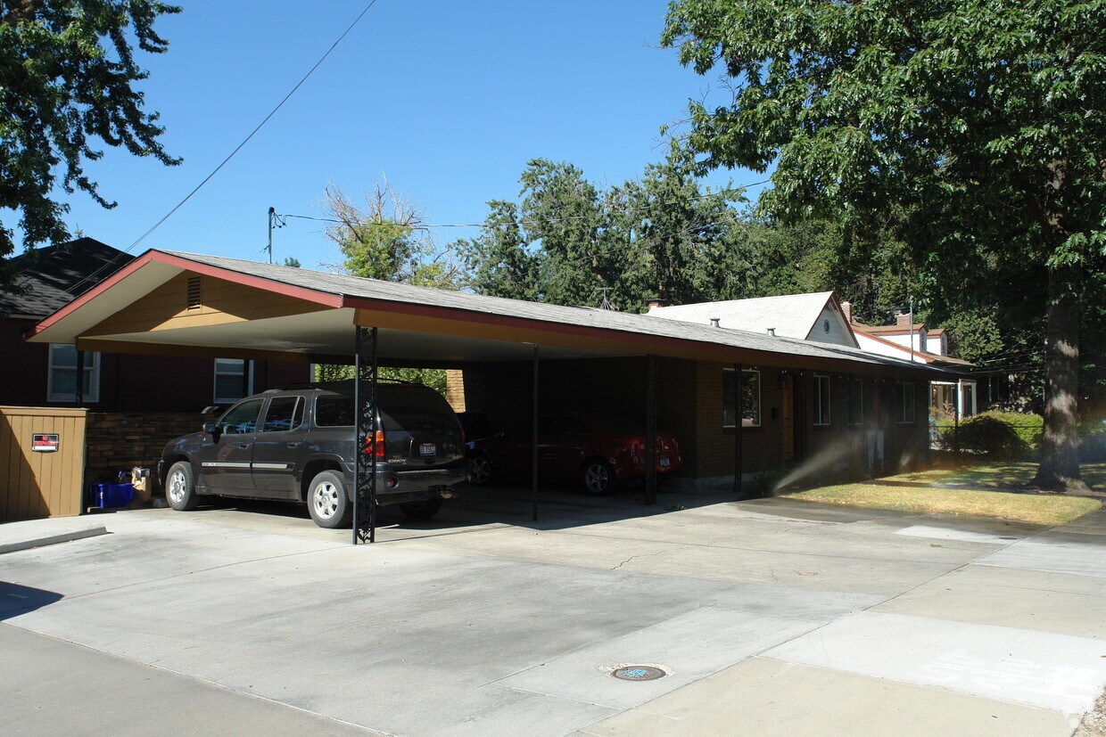 Foto del edificio - 745 E Warm Springs Ave