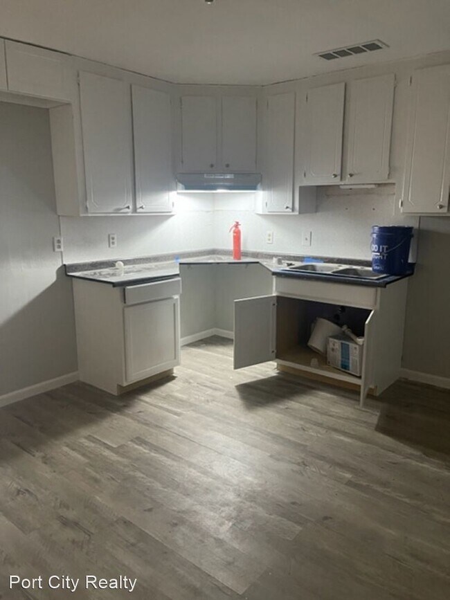 Building Photo - 2 br, 1 bath House - 2537 Crape Myrtle St