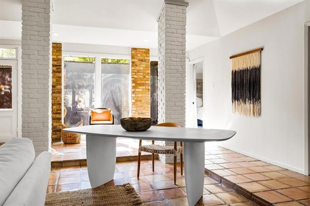 Foto del edificio - 4338 Travis St