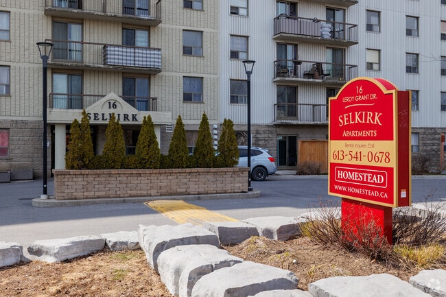 Building Photo - Selkirk
