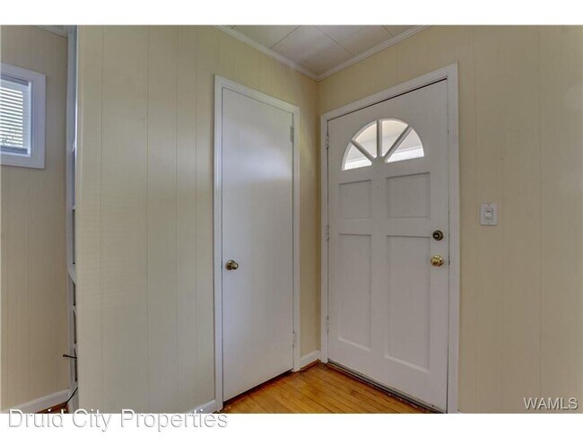 Building Photo - 3 br, 2 bath House - 1401 14th St East