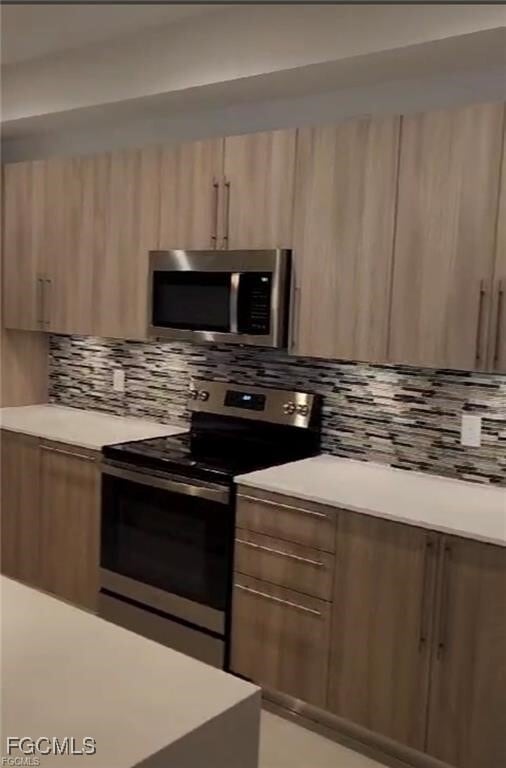 Foto del edificio - 15901 Pointe Cir