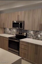 Building Photo - 15901 Pointe Cir